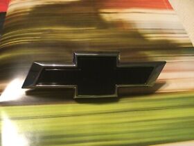 84133578 2019-2021 Silverado Custom Wt Black Bow Tie New Gm Out Of Package Oem