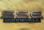 25609492 Gm Pontiac Bonneville Sse Truck Lid Emblem Nos