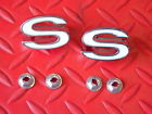 3953234 Dynacorn Camaro Ss Super Sport Fender Emblem White