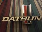 62305-b5000 Datsun King Cab Grille Emblem Genuine Part Japan