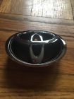 75311-1a730 Toyota Corolla Grille Emblem Oem