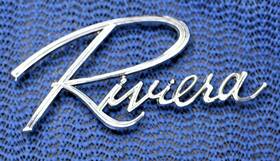 7652586 Acme 1966 1967 Buick Riviera Trunk Lid Script 1 Pin Partially Broken