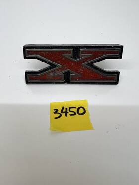 3672346 Amc Gremlin X Grille Emblem