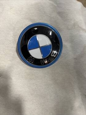 744139-10 Bmw Rg40772 G26 I4 2022 2023 2024 Rear Emblem Badge Logo With Camera Hole Oem