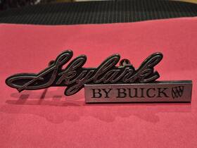 1237419 Buick 1970-1971 Skylark Emblem Oem Badge Gm Trim