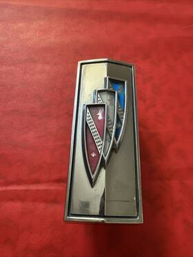 138608 Buick #51 .1969 Skylark Grill Emblem Oem Project