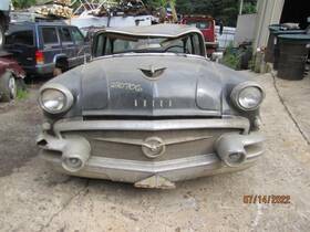 199.gm4s56 Buick 56 Special 1956 Body Parts Misc Center Grill Emblem