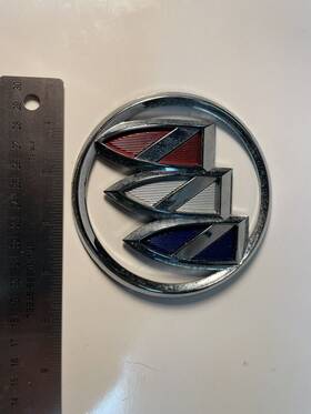 42353805 Buick Regal Emblem