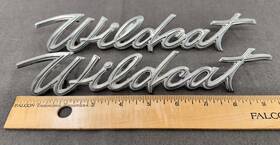4894106 Buick Vintage 1964 Wildcat Rear Quarter Scripts Emblems 64 Side Monogram