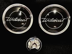 5715544 Buick Wildcat Emblems And Radio Delete Knob