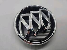 9056277 Buick Lacrosse 14-16 Front Grille Emblem Tri Shield