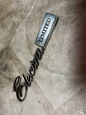 9852375 Buick 1960s 70s Electra Limited Car Emblem Script
