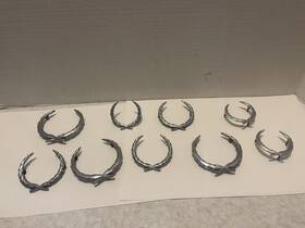 1487743 Cadillac Small Assortment Of Wreath Emblems Different Sizes And Part # S