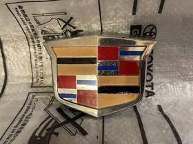 15900345 Cadillac 2008 2009 2010 2011 2012 2013 Cts Grille Center Emblem Oem