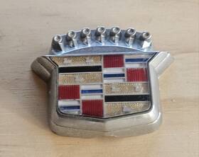 20336943 Cadillac 20336543 Vintage Fleetwood Deville Trunk Lock Cover Crest Emblem