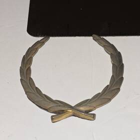 25636863 Cadillac Wreath Emblem Gold Deville Eldorado Brougham Seville 94
