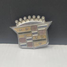 354576 Cadillac Vintage Wheel Cover Center Emblem Badge Ornament