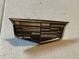 84592287 Cadillac 2020-24 Xt6 Right Passenger Side Fender Emblem Logo Badge Sign Rh