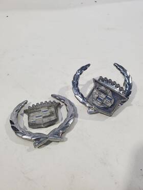 920.gm6q89 Cadillac 1989 Brougham Oem Pair Quarter Emblems