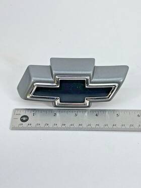 102549889 Chevrolet 1995-99 Chevy Monte Carlo Oem Factory Black Front Grille Grill Emblem