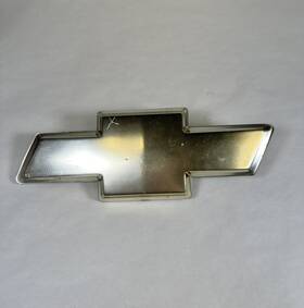 10357171 Chevrolet 2005 -2009 Trailblazer 2004-2012 Colorado Front Gold Grille Emblem
