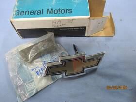 14002374 Chevrolet Nos 1976 1981 Bowtie Emblem Camaro Caprice El Camino Monte