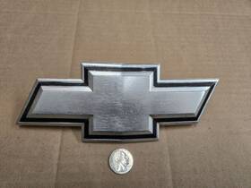 14073390 Chevrolet Chevy Oem 1987 Astro Van Front Grille Emblem Badge Logo Nameplate Name