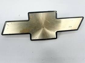 15530936 Chevrolet 1988-1993 Silverado C1500 K1500 Bowtie Grille Emblem Badge Oem