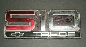 1559701 Chevrolet Vintage 1980s Chevy S-10 Tahoe Truck Or Blazer Fender Emblem - Part #
