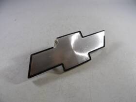 15629946a Chevrolet 1998 1999 2000 2001-2004 S10 Chevy Truck Front Grille Bowtie Emblem