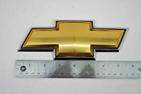 15824187 Chevrolet 2007-2014 Suburban Tahoe Rear Trunk Emblem Oem