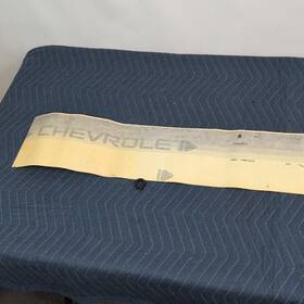 15961875 Chevrolet 1990 Silverado Emblem Nos 1993 Gray Tailgate Decal Oem