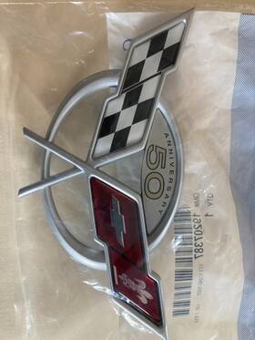 19207387 Chevrolet Gm 2003 Corvette 50th Anniversary Front Hood Emblem