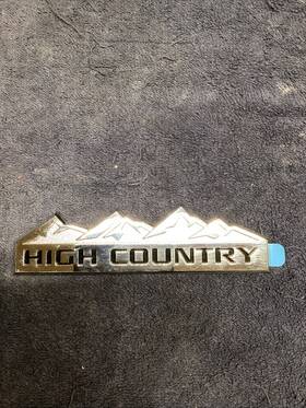 23233727 Chevrolet 2018-2023 Traverse High Country Rear Logo Badge Sign Symbol Emblem