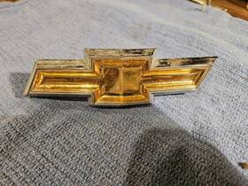 341050 Chevrolet 73 74 Chevy Nova Bowtie Grille Emblem 1973 1974 Amber Camaro