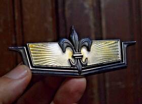 354003 Chevrolet 354001 Old Chevy Caprice Fleur De Lis Emblem Oem Logo Badge Car