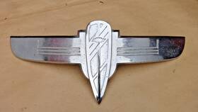 3658377 Chevrolet 1941 1942 1946 Chevy Coe Truck Hood Emblem Original Gm