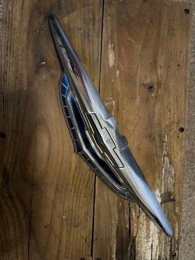 3693312 Chevrolet 1949 1950 Chevy Sedan Coupe Hood Emblem Original Gm