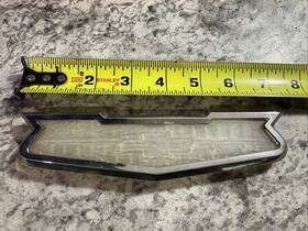 3722231-c-2 Chevrolet Original Vintage 1956 1957 1958 Trunk Emblem Hood Ornament Oem