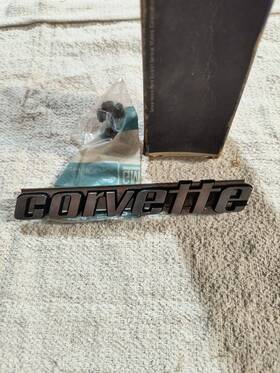 374699 Chevrolet Corvette Rear Emblem Bar Nos In The Box #374699