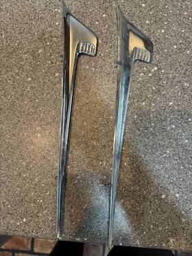 3750524 Chevrolet 1958 Bel Air Impala Front Fender Ornaments Trim Pair Spears Gm