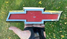 3767009 Chevrolet 1960 1961 Pickup C10 Apache Viking Original 60 61 Hood Emblem