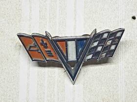 3840316 Chevrolet 1964 - 1967 Gm V8 Flag Emblem Fender Badge Ornament 19-84