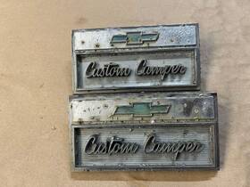 3882674 Chevrolet 1966 1967 1968 Chevy Truck Custom Camper Emblems Pair Oem 66 67 68
