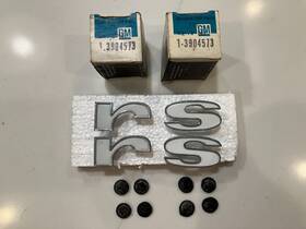 3904573 Chevrolet 1967 Nos Nib Pair 2 Camaro Rs Fender Emblems Gm Original Parts