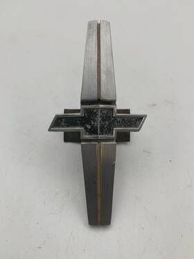 3916655 Chevrolet Gm 1968 Camaro Grille Emblem #1