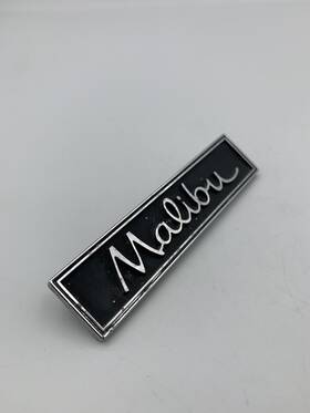 7727078 Chevrolet Malibu Interior Front Door Emblem Badge With Pins #2