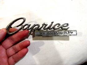 773110 Chevrolet Caprice Emblem