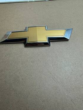 84690291 Chevrolet 2015 To 2020 Chevy Suburban Tahoe Rear Emblem Golden Oem