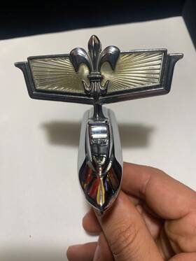 87fc2caf-139 Chevrolet Used 1980 - 1990 Caprice Classic Hood Front Emblem Chevy 80 90